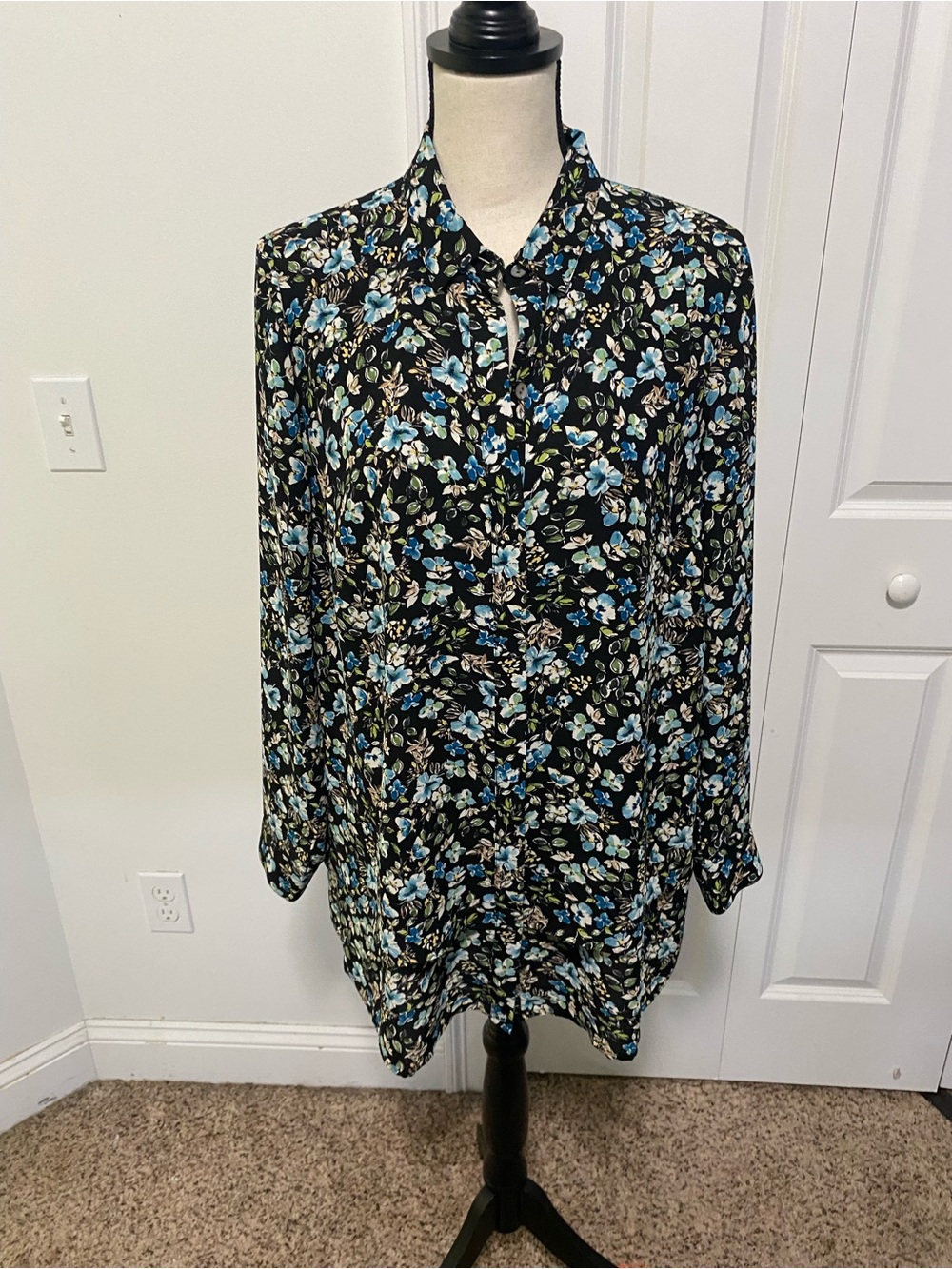 J. Jill Black Floral Button Down Long Sleeve Blouse